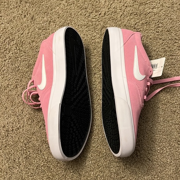 NWT Men’s Nike SB Charge Suede, Pink, 9 CT3463 601 SAMPLE - Picture 2 of 8